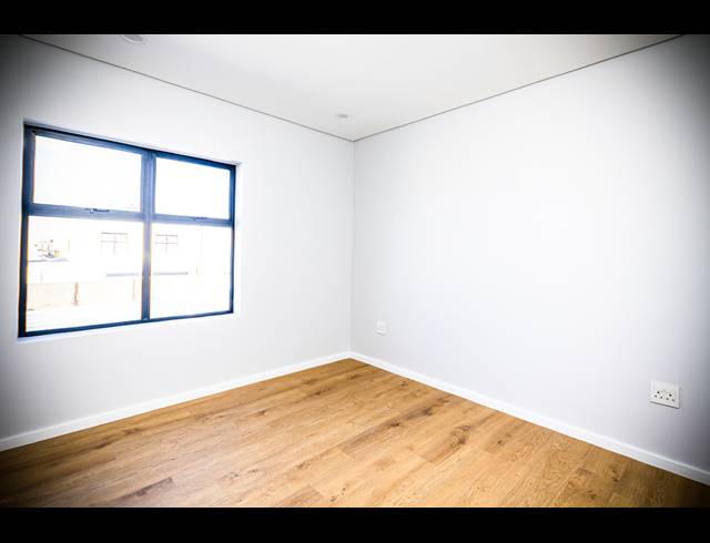 4 BEDROOM FREEHOLD FOR SALE IN SANDOWN